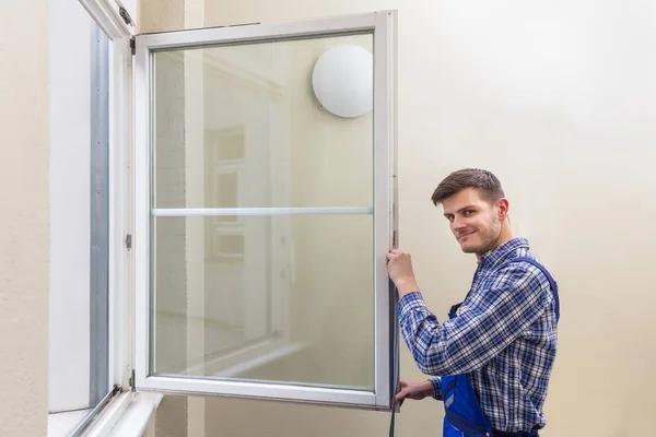 Common Mistakes to Avoid When Hiring Window Contractors in Deerfield Beach