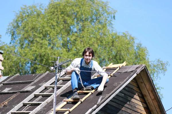 Rochester Roofing Contractor Tips: When to Repair vs. Replace