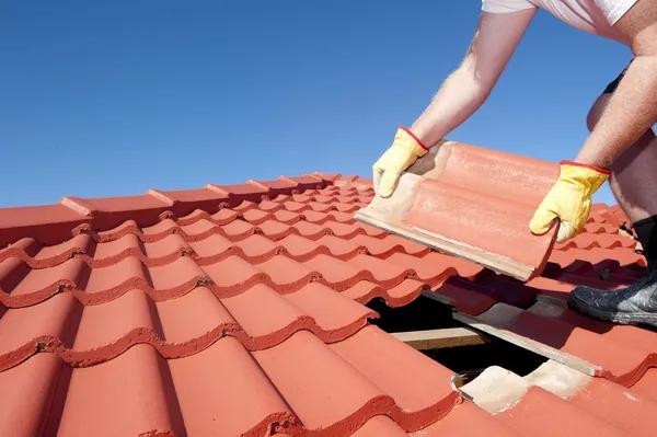 Reliable Roof Repair Services in Platte Woods